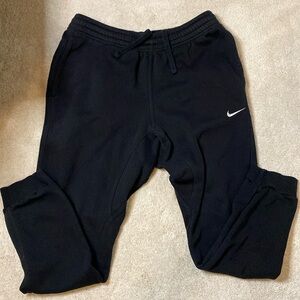 Nike Sweatpants with 3 pockets.